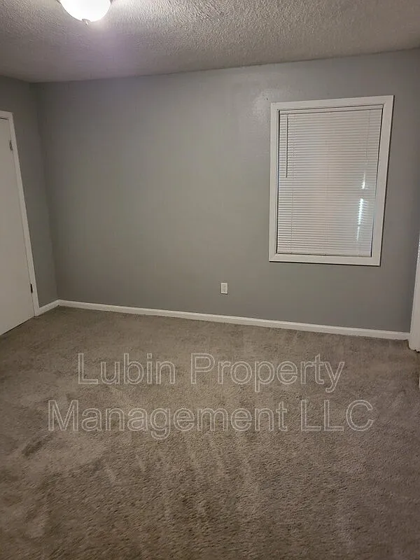 3 bed, 2.0 bath, $995 — Photo 3