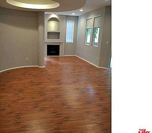 2nd image of 12712 Moorpark St APT 201