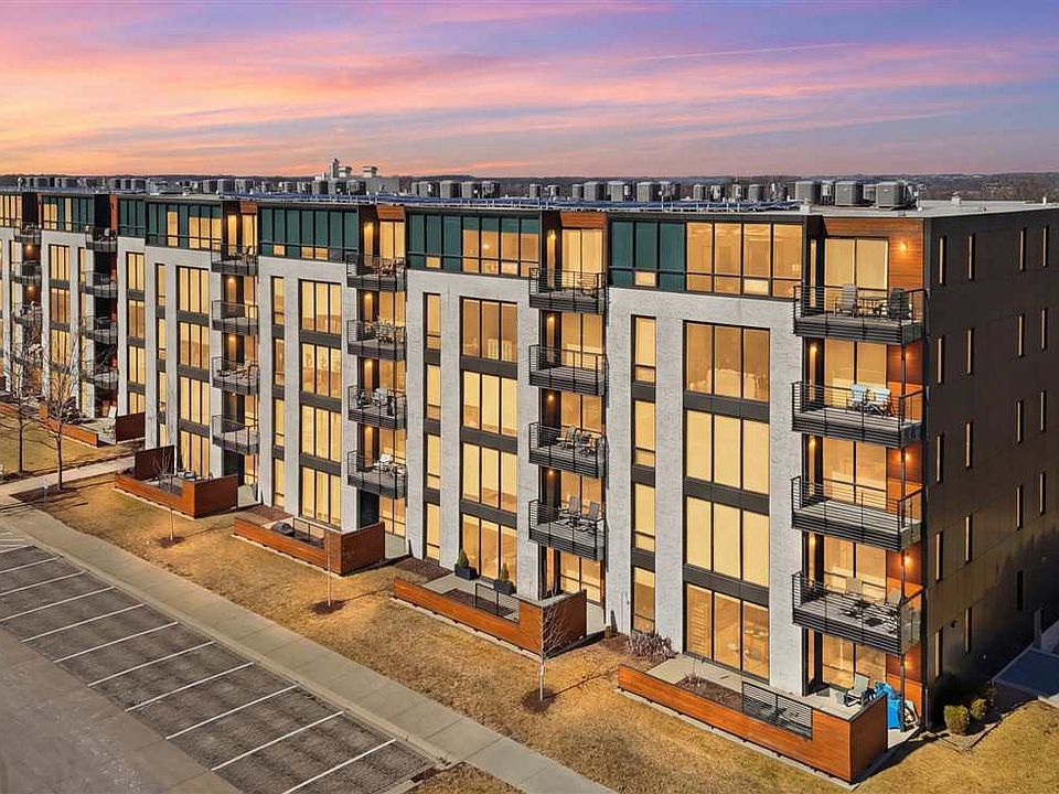 1st image of 1 University Way #514