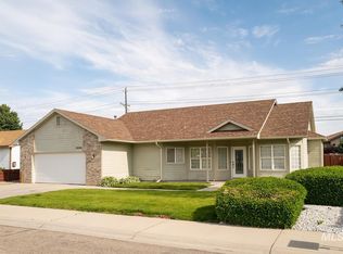 2606 W Pebblestone Ct, Meridian, ID 83646