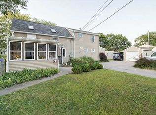 44 Woodbine St, Riverside, RI 02915