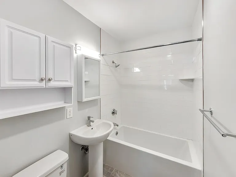116 Gladstone St #2 — Photo 7