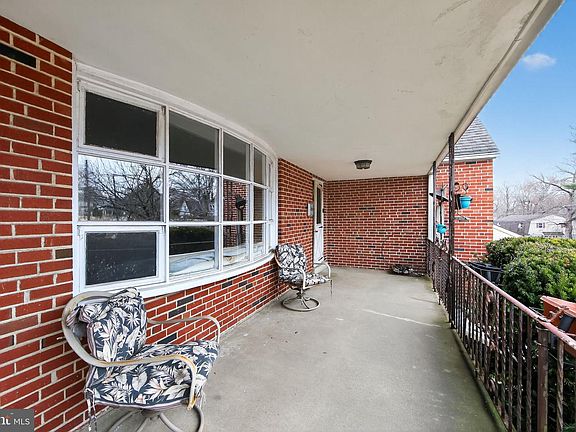 2nd image of 303 Perry St