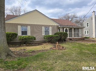 650 N 3rd Ave, Canton, IL 61520