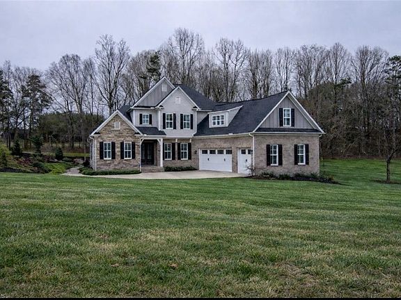 2nd image of 1964 Woodstock Rd