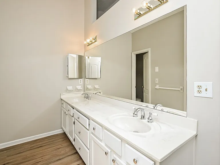 2915 Emerson Lake Dr — Photo 13