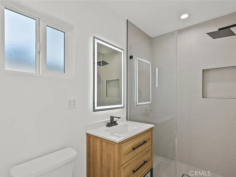 5732 N Stansbury Ave — Photo 10