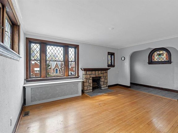 5th image of 2020 Hiawatha Ave