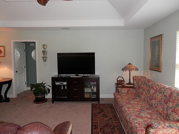 3rd image of 202 Lauren Ln
