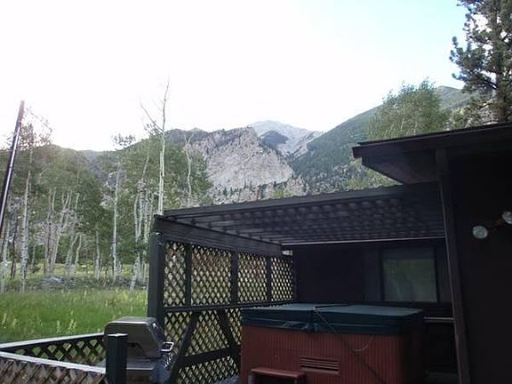 Relax In The Hot Tub & Enjoy The Stars