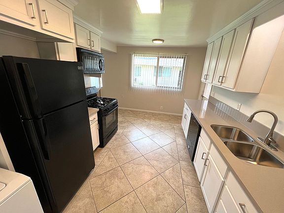 5th image of 278 S Oak St #0