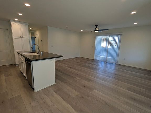 3rd image of 8664-66 Winter Gardens Blvd #8666