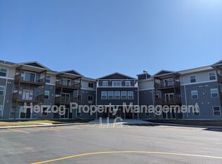 1011 30th St NW APT 301, Willmar, MN 56201