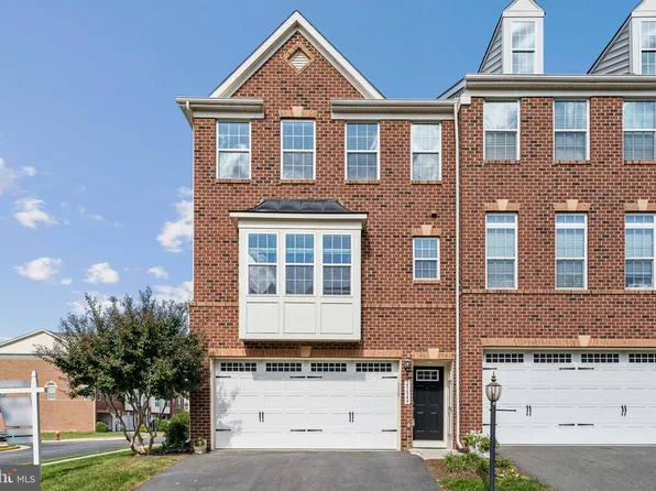 25849 Clairmont Manor Sq, Aldie, VA 20105