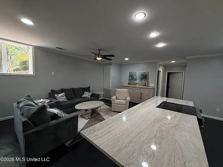 620 Crawford St — Photo 7