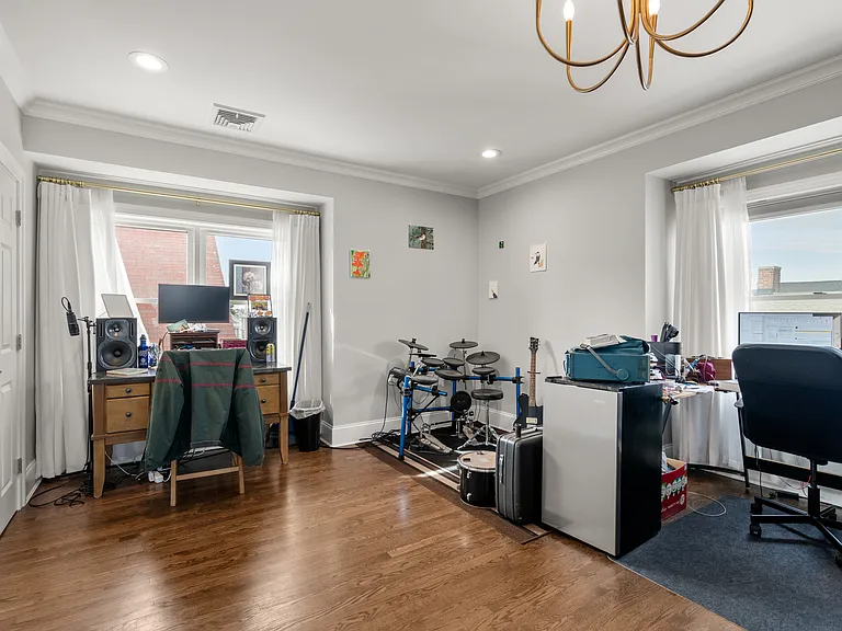 Master Bedroom (Current tenants)