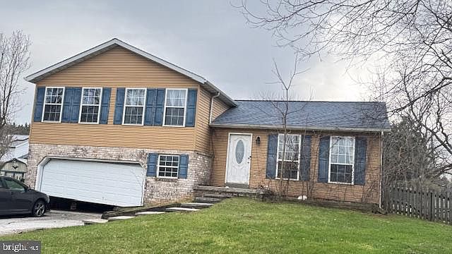 1st image of 401 Daniel Dr