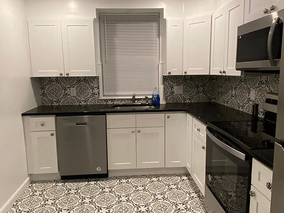 3rd image of 4222 Ferne Blvd APT A