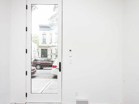 5th image of 250 Winthrop St #1F