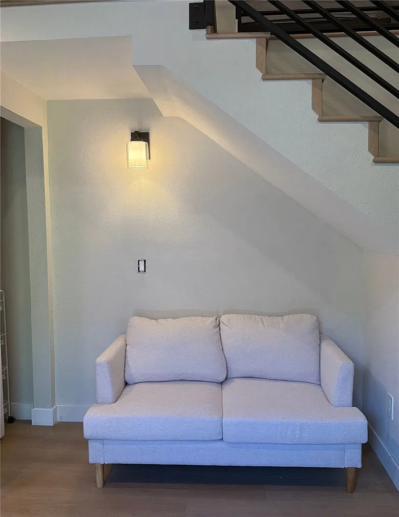 1 bed, 325 sqft, $2,999 — Photo 3