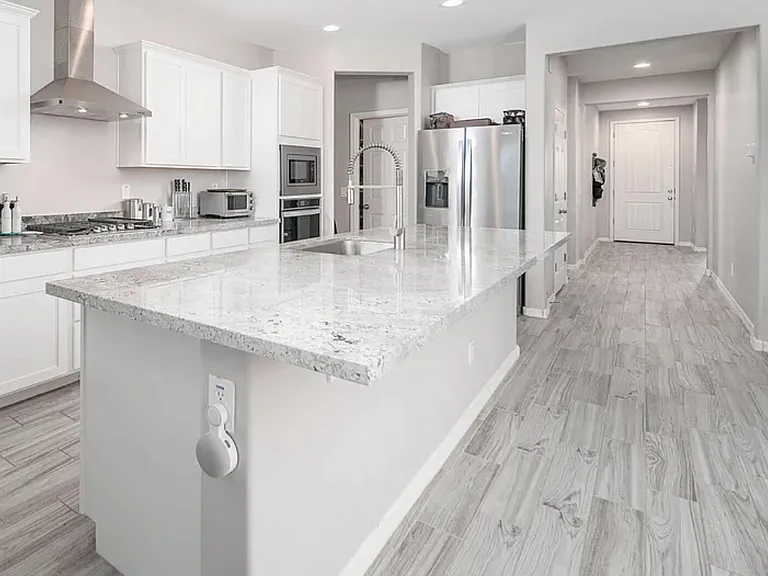17401 W Victory St — Photo 7