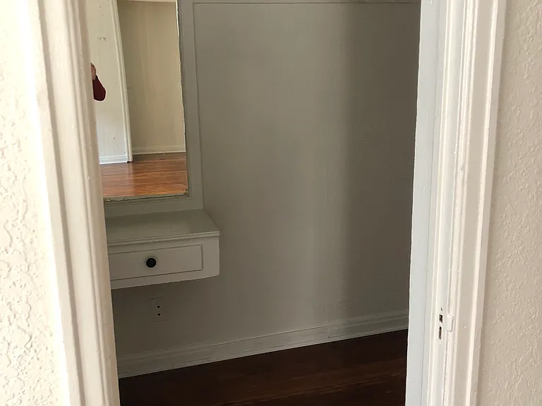554 S Hobart Blvd #309 — Photo 12