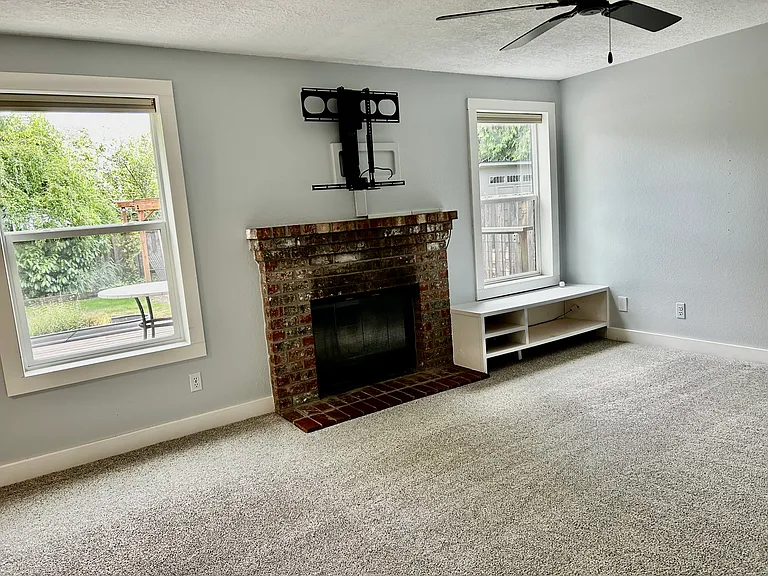16018 SW Redclover Ln — Photo 8