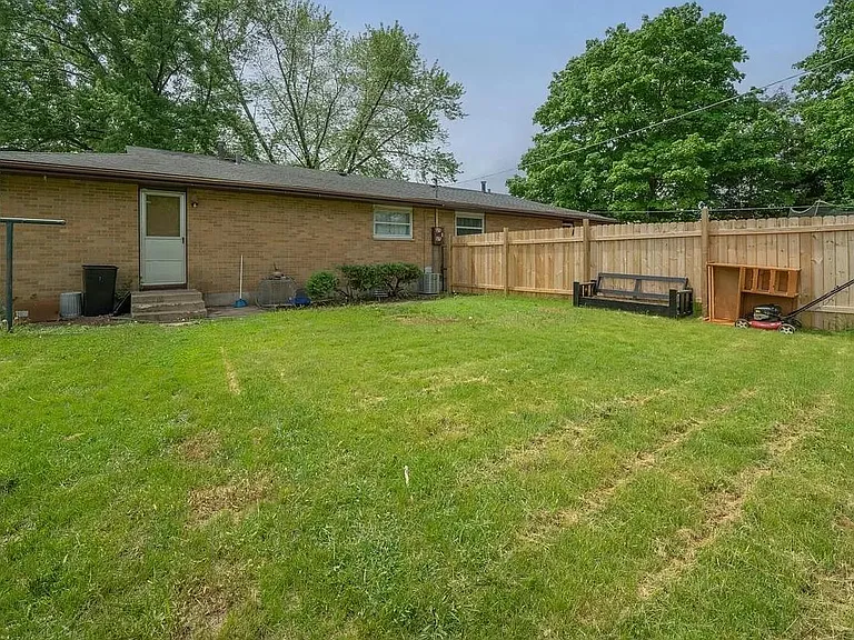 2314 Eastmoreland Ave #LH — Photo 2