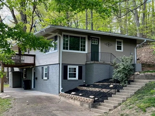 1772 Crestmont Dr, Huntington, WV 25701