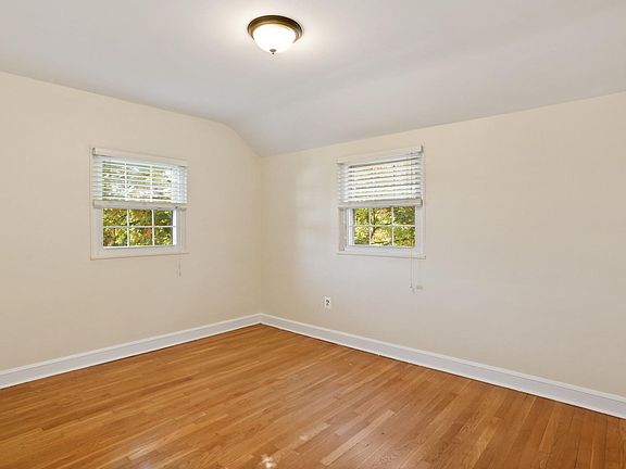 3rd image of 111 N Park Dr