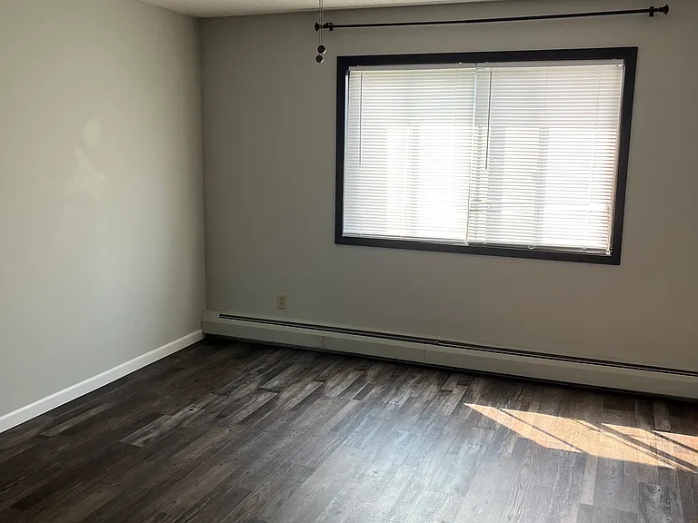 1304 W Medicine Lake Dr #308 — Photo 14