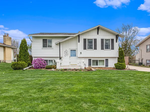 526 Westway Dr NW, Grand Rapids, MI 49534