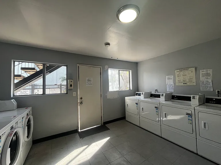 Park West Apartments — Photo 8