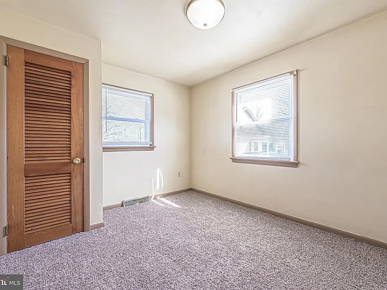 445 Highland Ave — Photo 8