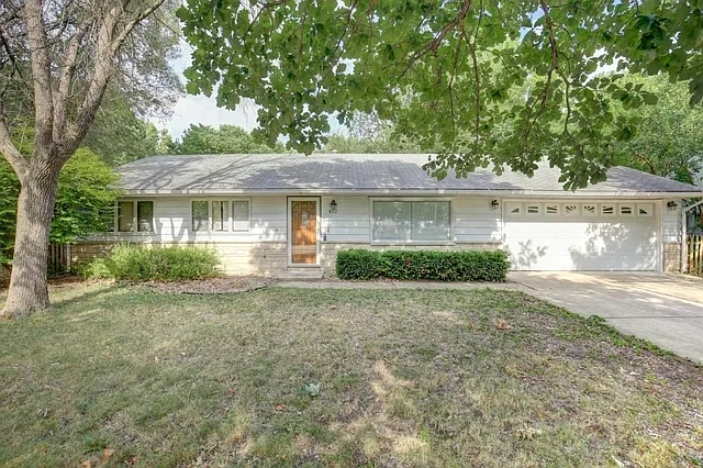 802 Bellepark Dr photo 1