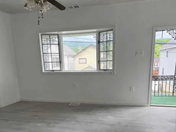 3062 S Main St, Hanover Township, PA 18706