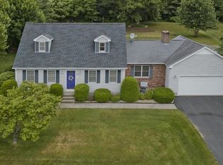 11 Old Farm Rd, Palmer, MA 01069
