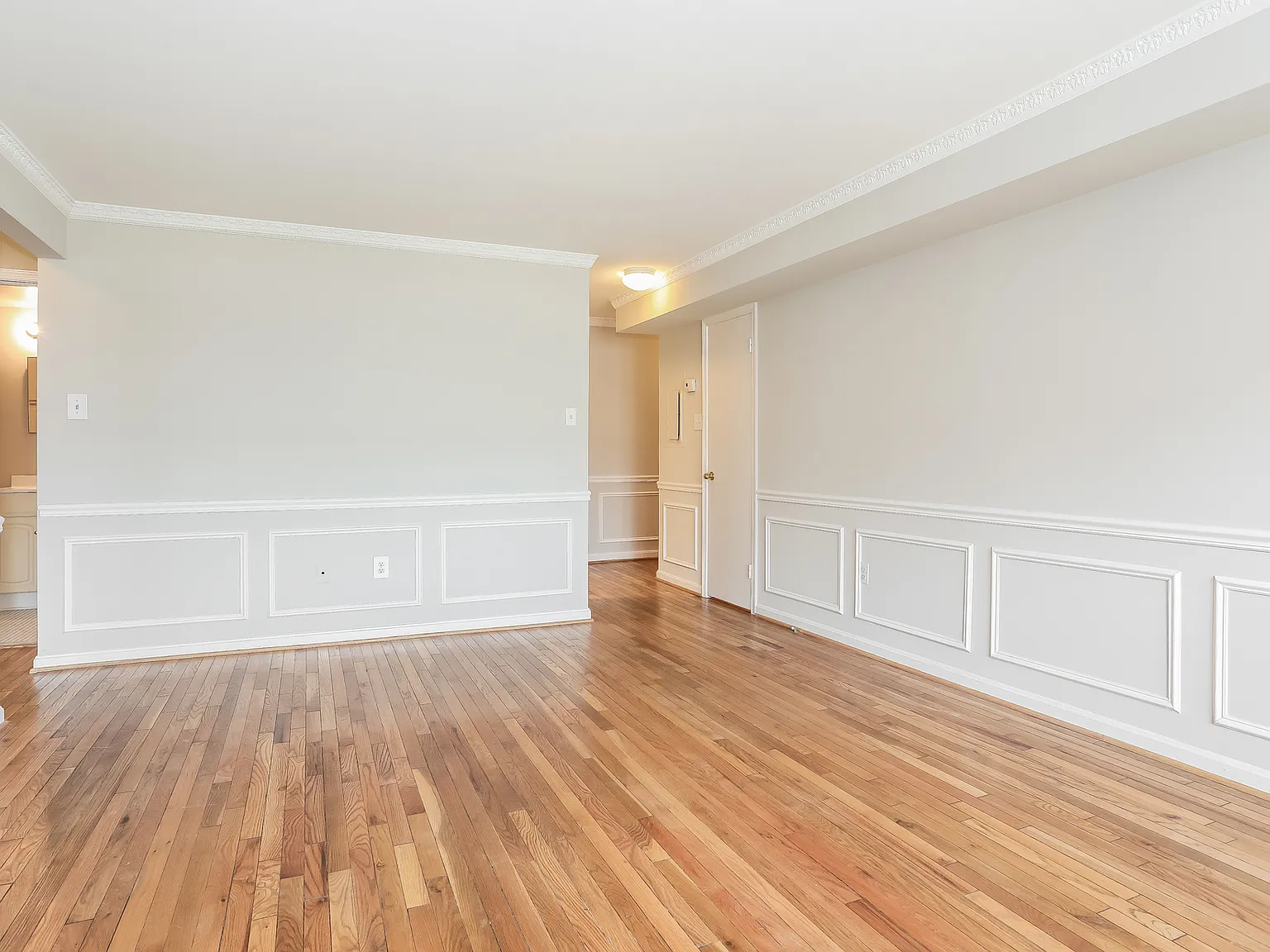 One Month Free Rent Plus 1k Cash Back — Photo 4