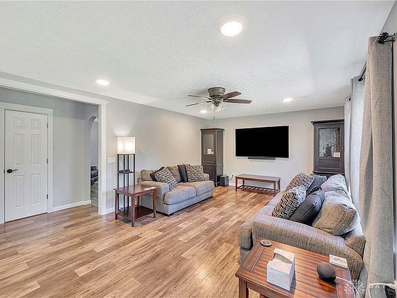 4th image of 844 Willowbrook Dr