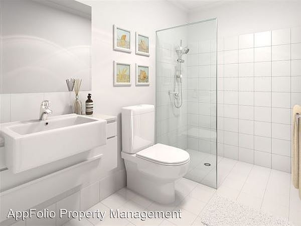 2nd image of 2122 Bath St