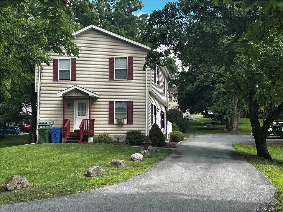 35 Bridge St #B