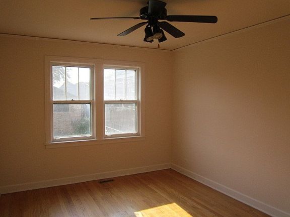 4th image of 5436 S Natoma Ave