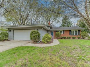 1025 Emerald Dr, Naperville, IL