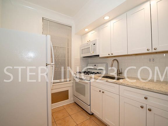 2nd image of 18-29 Ditmars Blvd #B1