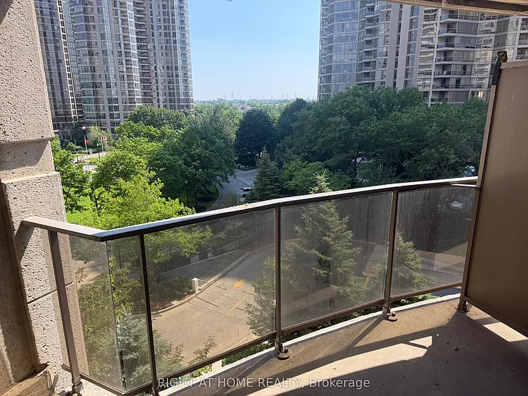 35 Kingsbridge Garden Cir #601 — Photo 19