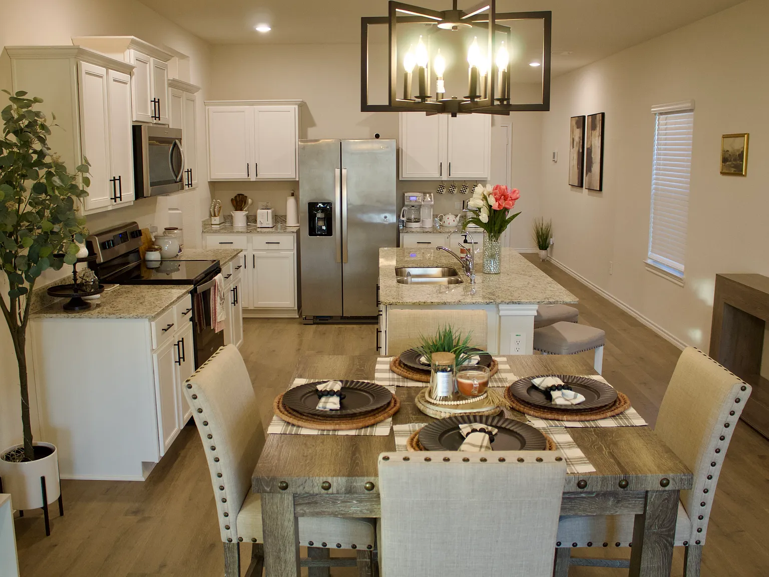 4 bed, 2207 sqft, $2,150 — Photo 4