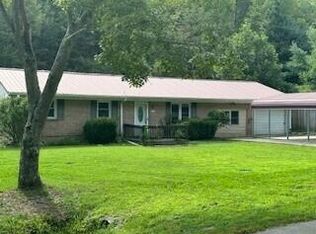 3499 Paint Creek Rd, Stanton, KY 40380