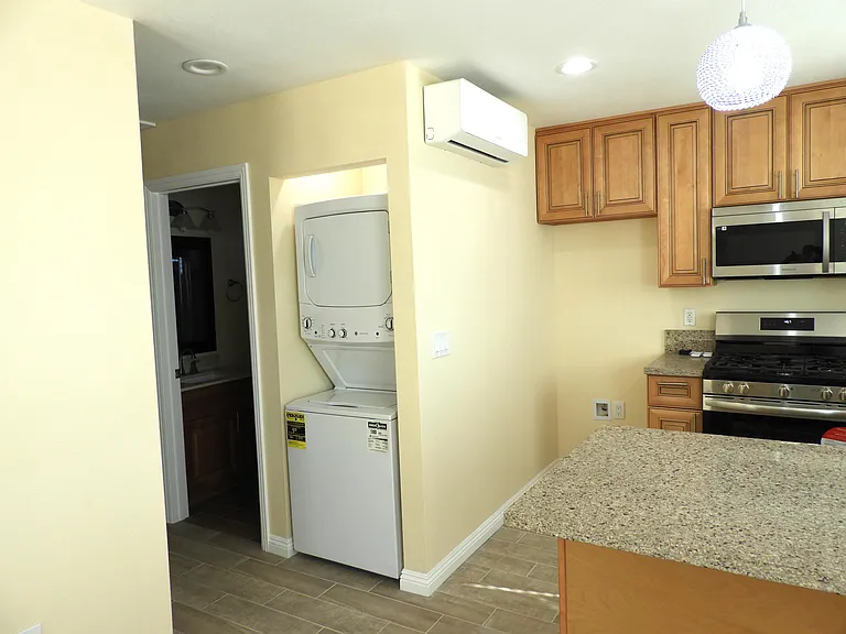 2534 N Parkdale Ave #B — Photo 8