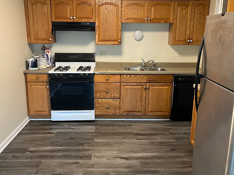7608 Bristol Ln #F — Photo 4