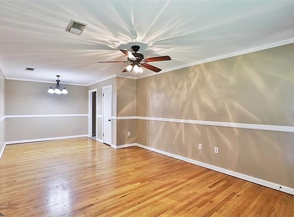 5th image of 834 Briarwood St
